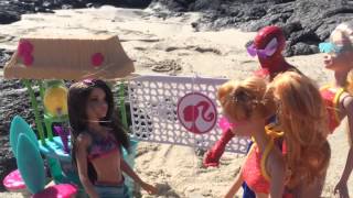 Spiderman, Frozen Elsa And Anna Play Volleyball and Snorkel in Hawaii Barbie Playset DisneyCarToys screenshot 3