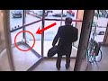 男性は何かに気づき動きがとまった!そこには驚きの光景が・・・。一体、何があったのか!?【感動の実話】