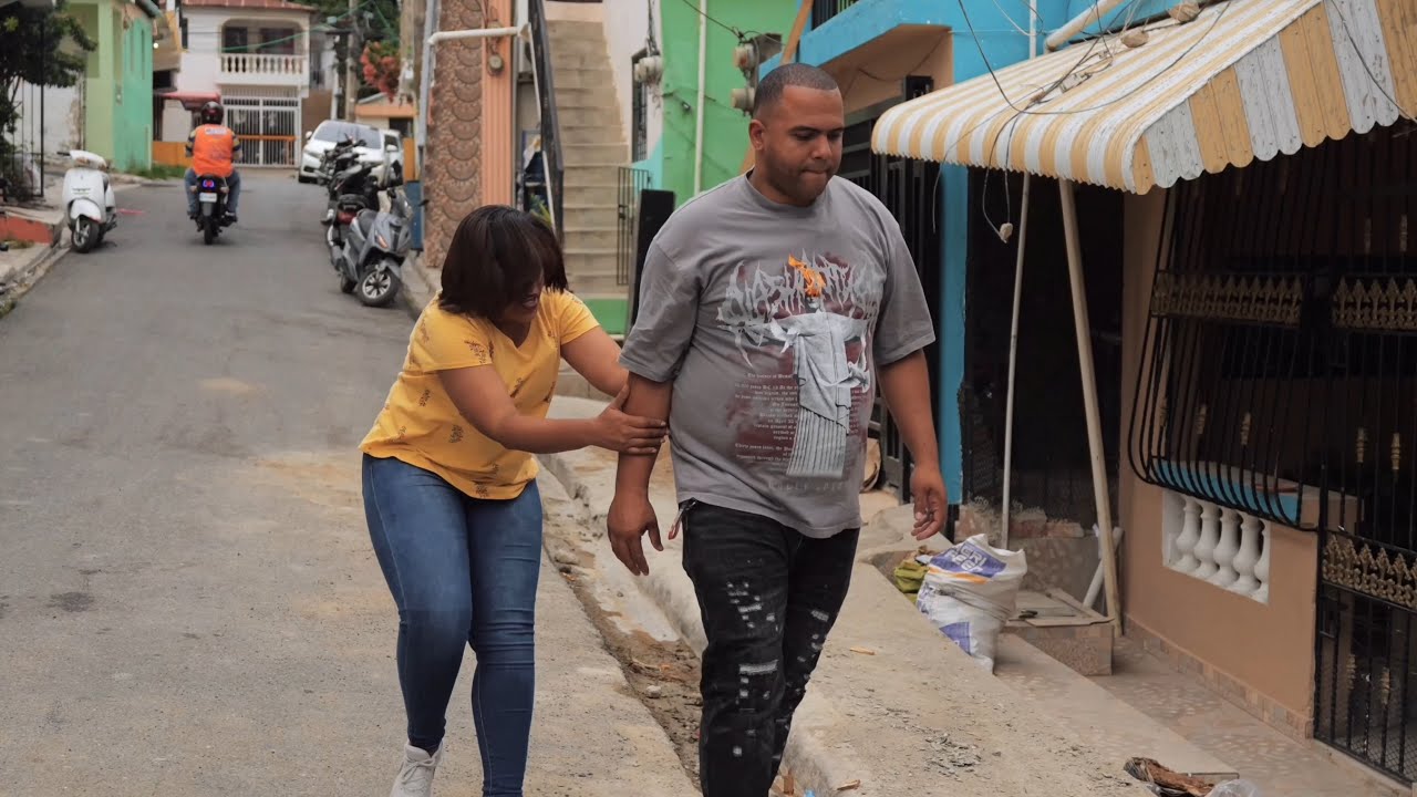 Mientras estuvo con su esposa, amaba a su hija… pero al separarse, se olvidó de las dos