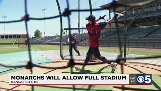 KC Monarchs prepare for opening night with full capacity crowd