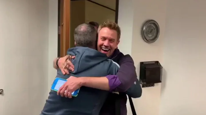 David get a surprise visit!: David Voss - Purple R...