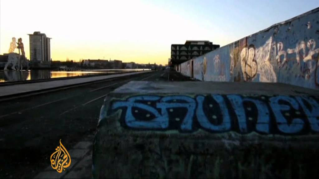 Developers continue work despite Berlin Wall protests