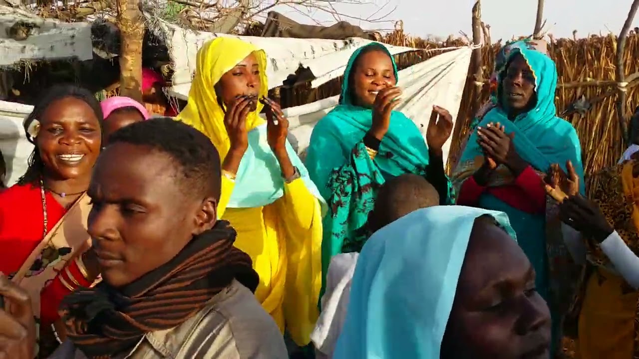 تراث شعبي من اهلي المسيريه في منطقة تعايشه الام لهم التحااااااااايا والتقدير والاحترام