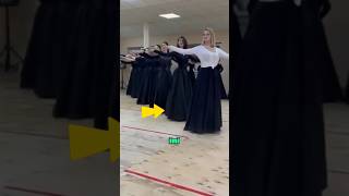 Download Lagu SEPERTI BERJALAN MELAYANG‼️TAPI SEBENARNYA MEREKA MELAKUKAN INI | Tari Tradisional Rusia #shorts MP3 Download Lagu SEPERTI BERJALAN MELAYANG‼️TAPI SEBENARNYA MEREKA MELAKUKAN INI | Tari Tradisional Rusia #shorts MP3