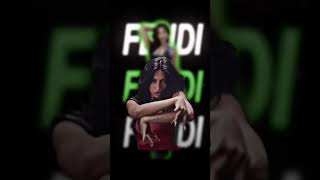IS THAT RISING GLOBAL POP STAR SENSTATION LARA RAJ?!?!