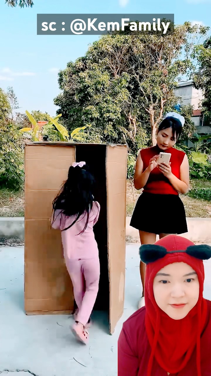 sembunyi di kardus‼️