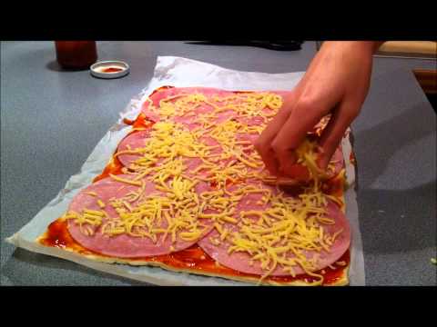 Video: Pizza Mit Schinken, Feta Und Rettich