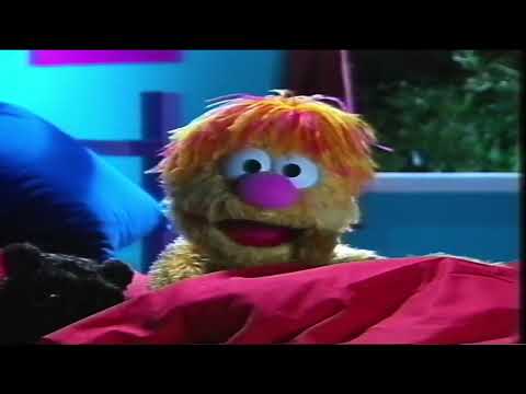 Ollie the Muppet talks about getting ready for Bed