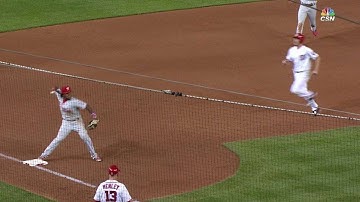PHI@WSH: Franco steps on third to force out Scherzer