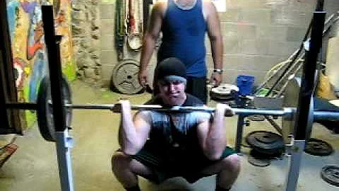 Steve Wilczewski Front Squatting 225.avi