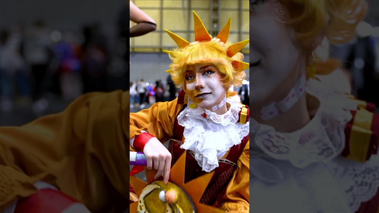 🌞AMAZING FNAF Security Breach cosplays🐺 Roxy and Sun cosplayers at MEGACON LIVE