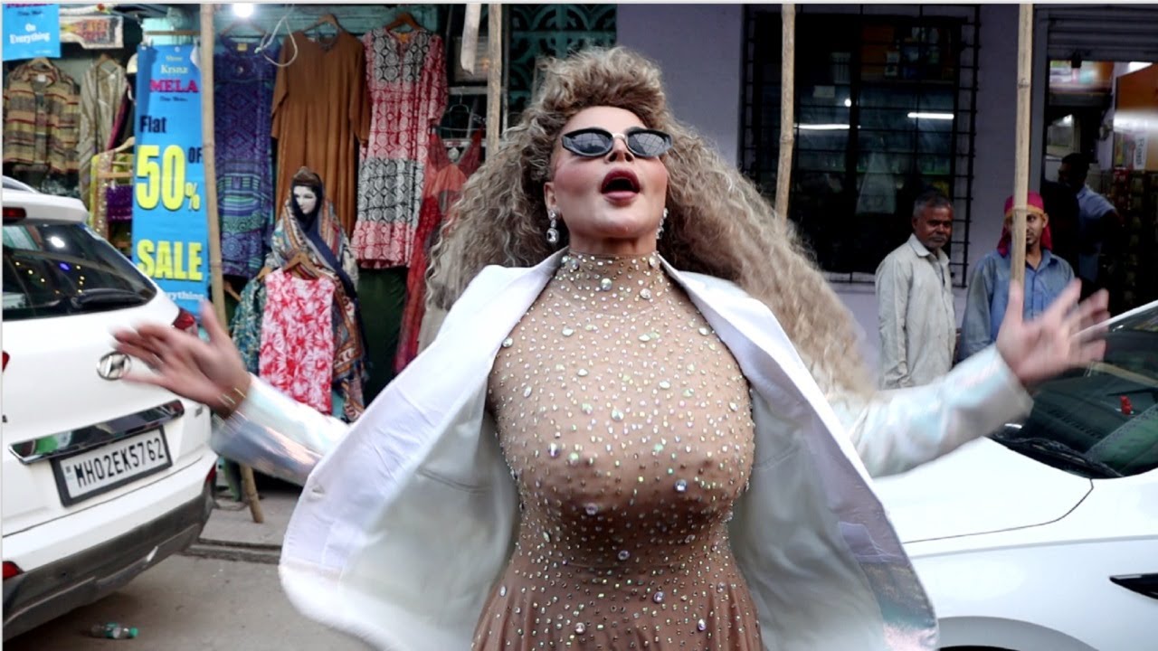 Rakhi Sawant Hilourious Video On Street