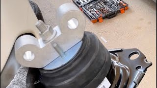 2015-2023 Dodge Charger r/t 5.7 Drivers side Motor Mount Replacement / كرسي المكينة دودج شارجر ٢٠١٥