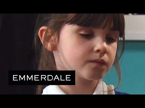 Video Emmerdale - April Furiously Calls Carly a Liar - youtube