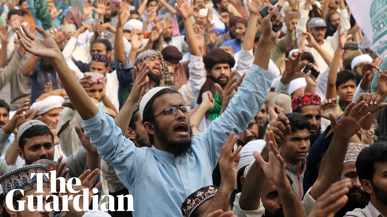 Asia Bibi: protests erupt in Pakistan after blasphemy conviction overturned
