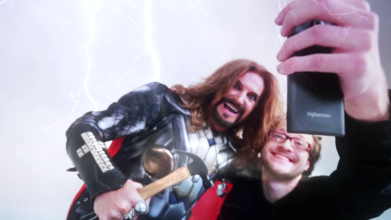 Джигурда Thor делает селфи-хуелфи