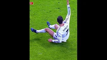 رونـالـدو يـقـفـز فـوق الـمـدافـعـيـن Football Shortvideo رونالدو Subscribe اكسبلور اكسبلور 