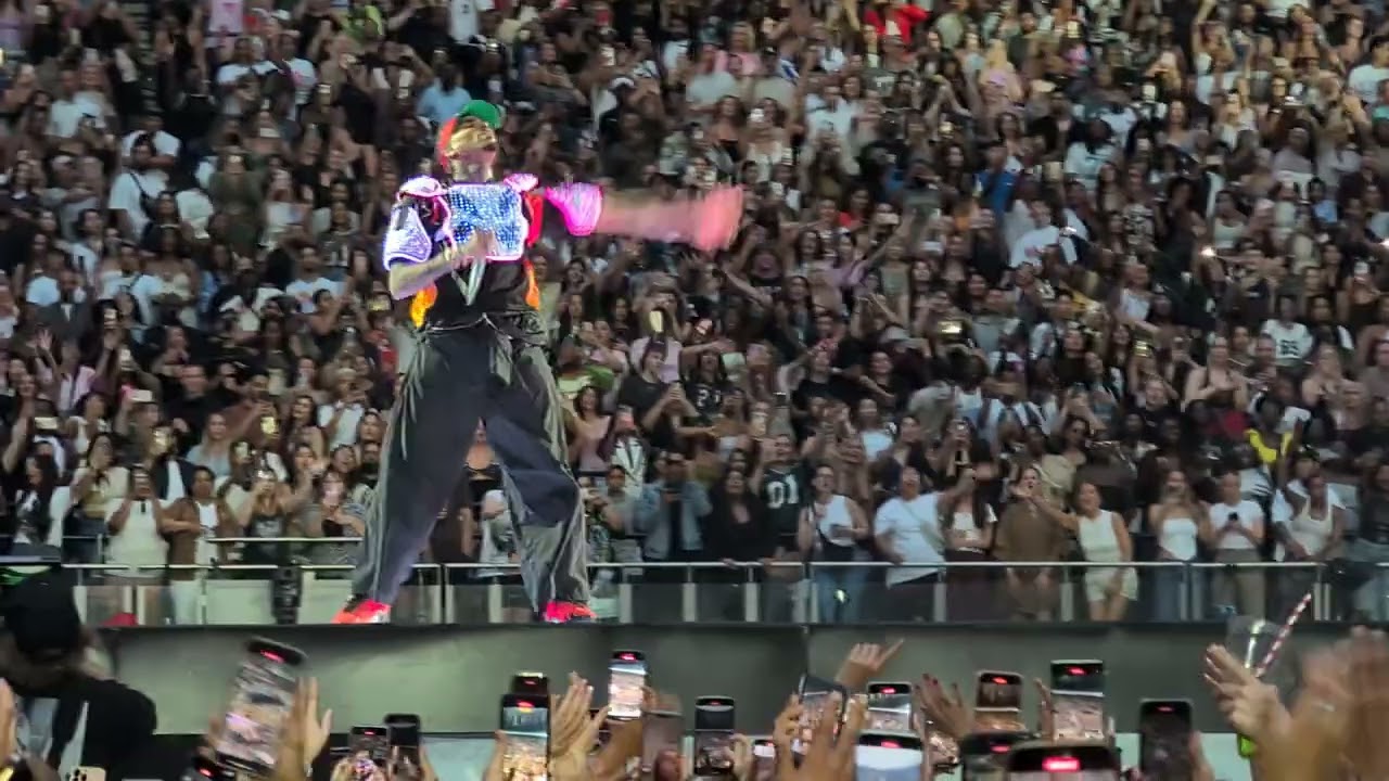 Chris Brown - With You live performance London Tottenham Hotspur Stadium 2025 