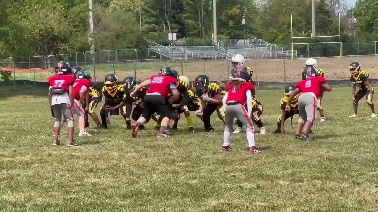 9u LB Tae’Vion Duckworth sealing the edge for a nice tackle