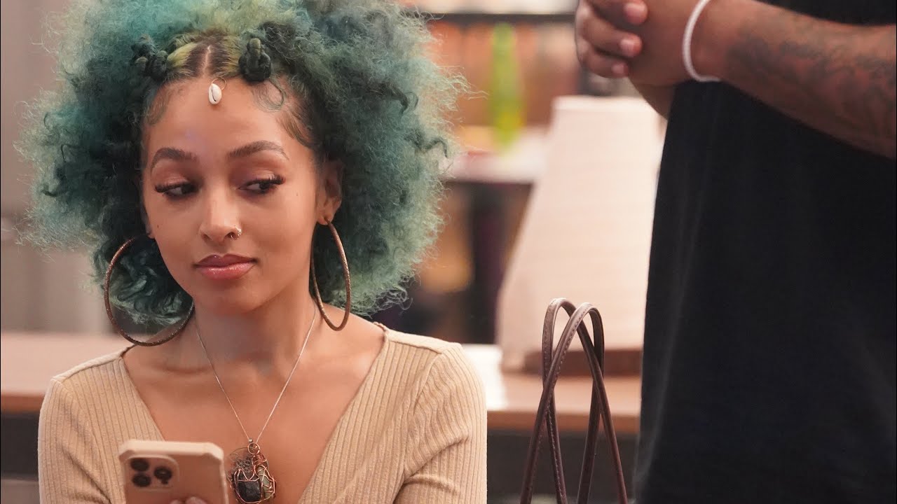 То, как она на меня смотрит 💕 слепой мужчина