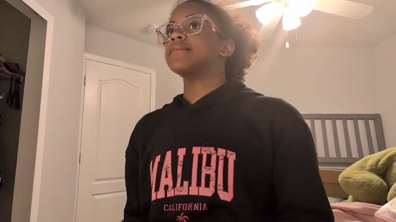 Packing my desk for moving.🥶❄️🎄🎆