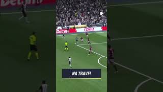 Gustavo Scarpa Chutou Da Entrada Da Área E Acertou O Travessão De Rossi. O Galo Quer O Empate