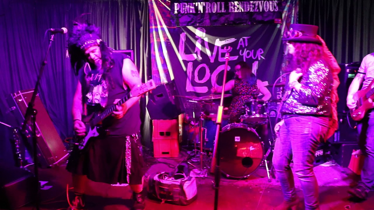 SPITTING FEATHERS LIVE AT THE UNICORN LONDON.