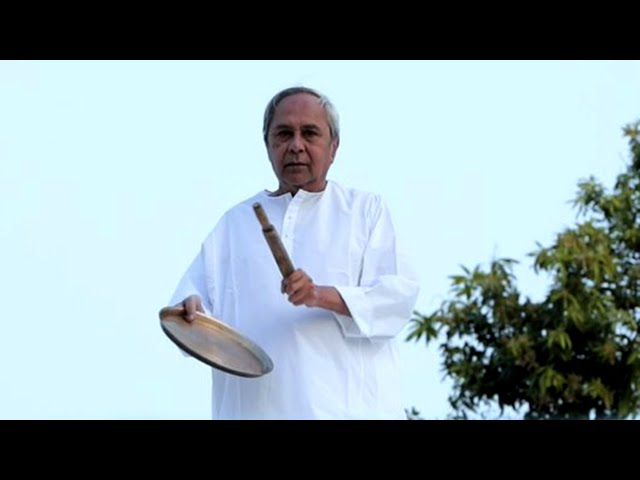Odisha CM Naveen Patnaik claps, beats gongs in support of PM Modi's call | #5baje5minute