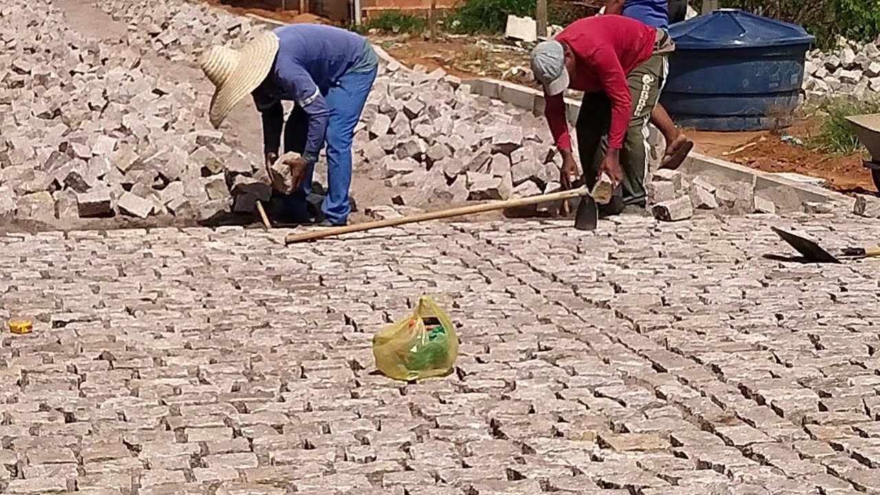 Pavimentação de rua com paralelepípedo! explicando às etapas!
