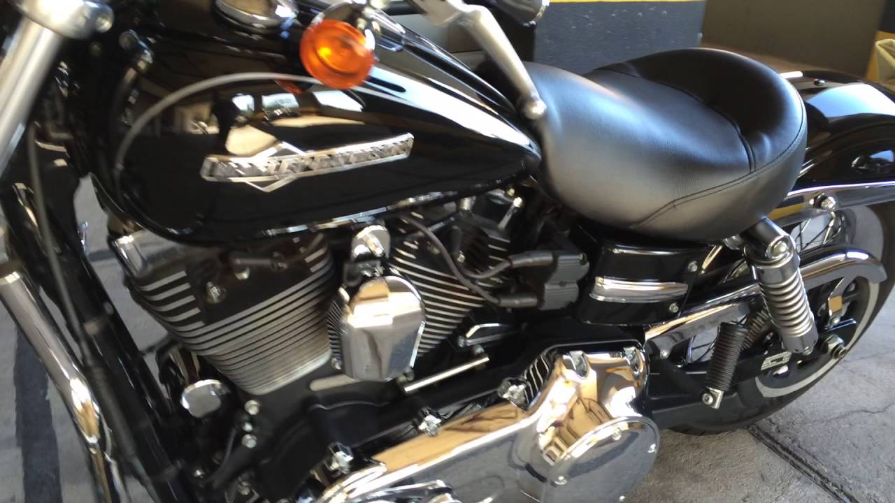 Harley Davidson Dyna Super Glide Custom 2011 - YouTube