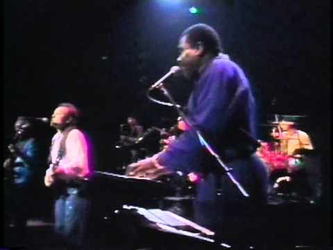 Ringo Starr - Live in Japan - 19. Will It Go Round in Circles? (Billy Preston)