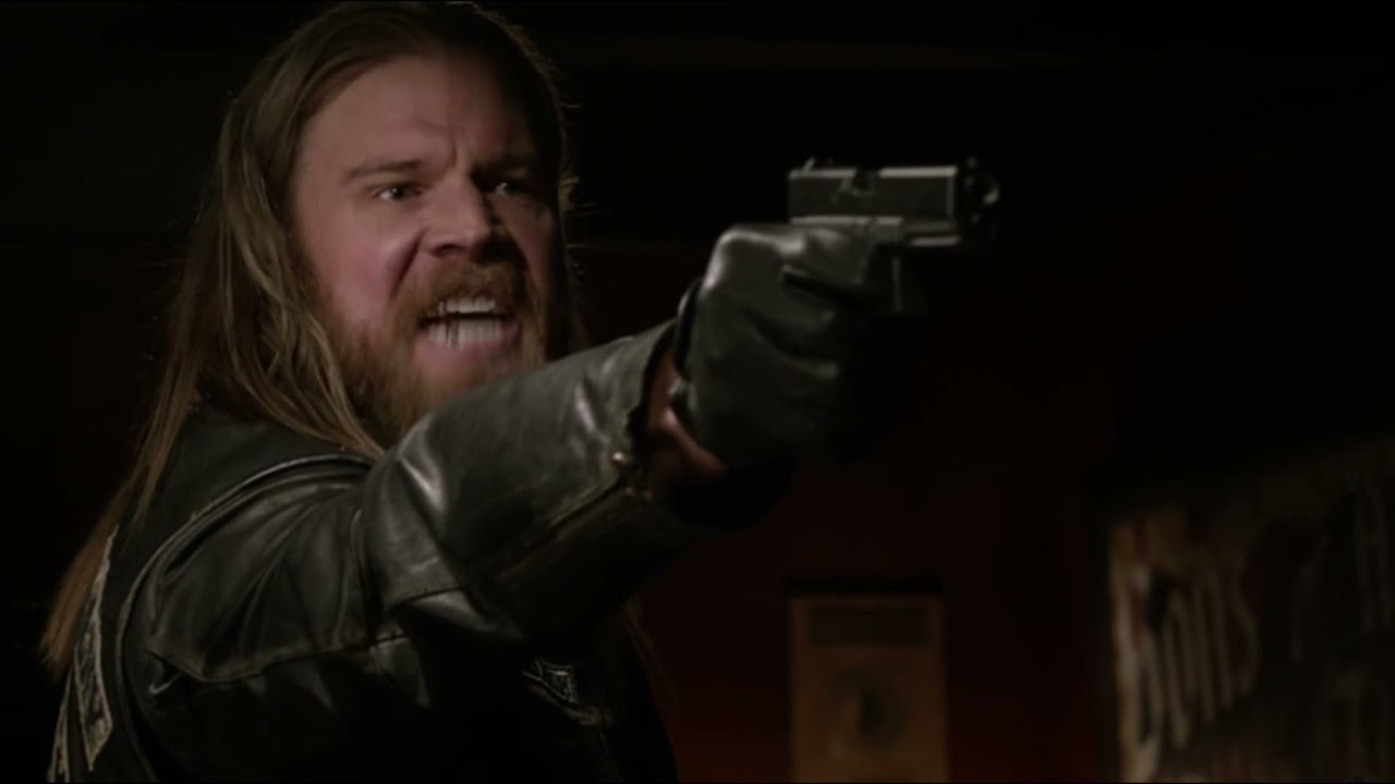 |Sons of Anarchy| Opie shots Clay