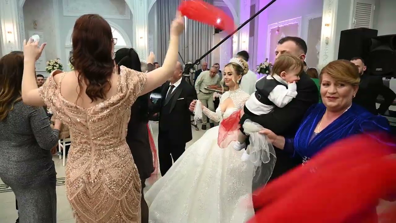 Dasma Era & Gerti   Vallja e Familjes Bogdani