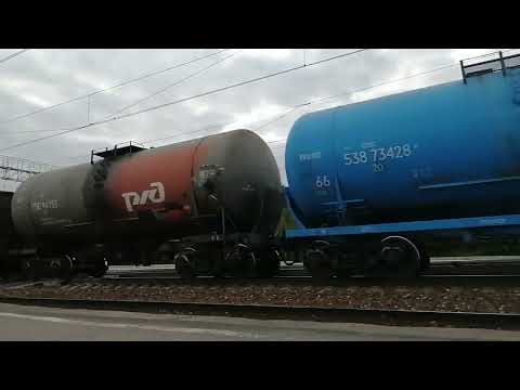 Видео: вл11м-446б с грузовым составом проезжает станцию Калуга-2