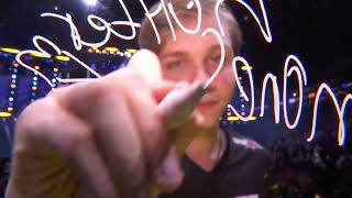 M0Nesy Signs On Camera