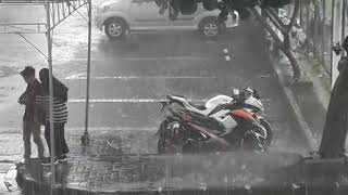 Vidio Story WA || YANG HUJAN TURUN LAGI Best Moment Saat Hujan