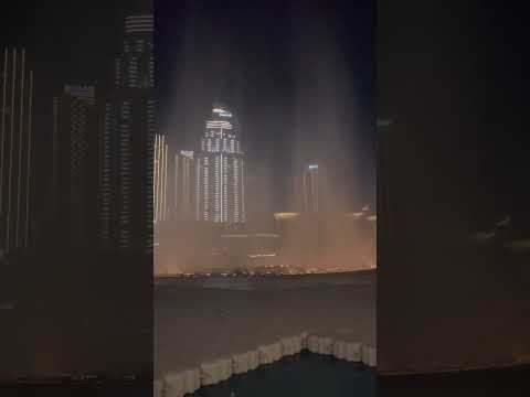 Dubai dancing fountain blast