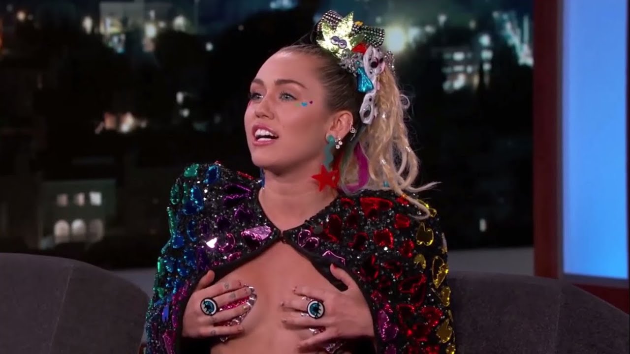 Miley Cyrus shows off her boobs on live television!!!Content does not belon...