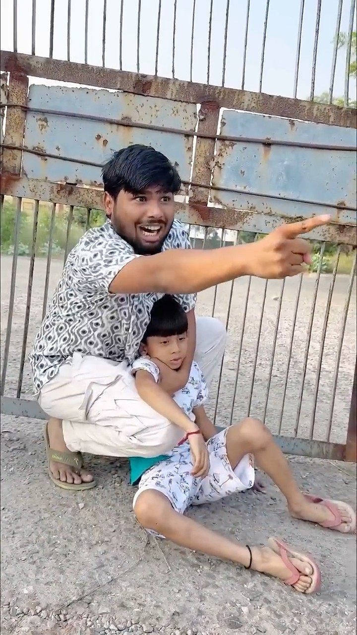 Dinosaur ne puru par Attack kar diya ? #jurassicworld #comedy #youtubeshorts #shorts #shortsfeed
