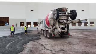 The Master Of Suntec Oncrete Doing His Thing