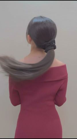 美しい黒髪ロングポニーテール
