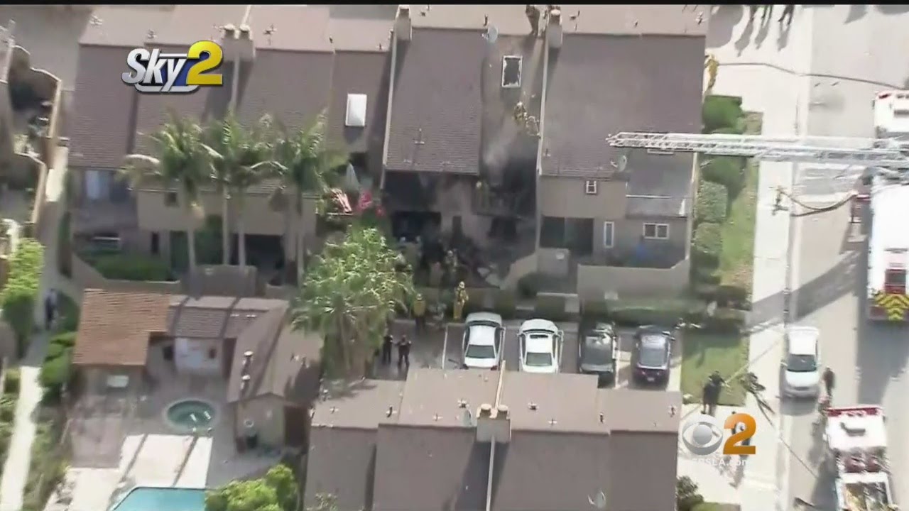 2 Dead After Small Plane Crashes Into Hawthorne Apartment Building ...