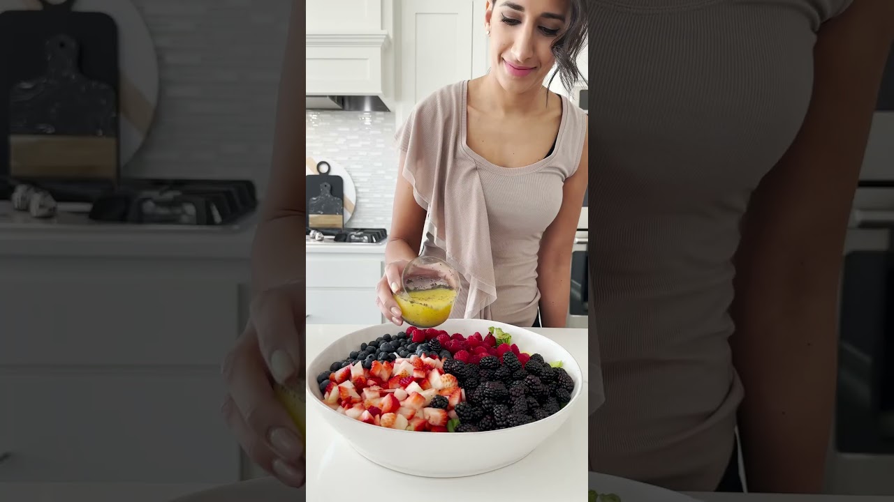 This is how we make a large fruit salad