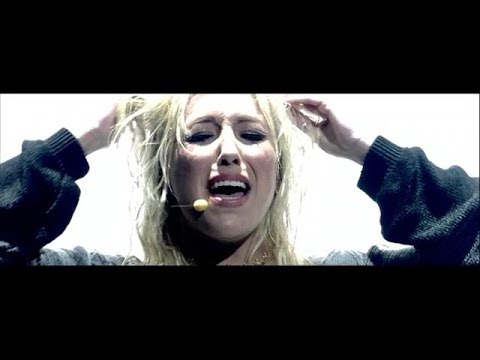 Kimberly verplettert vanuit een badkuip! - IDOLS