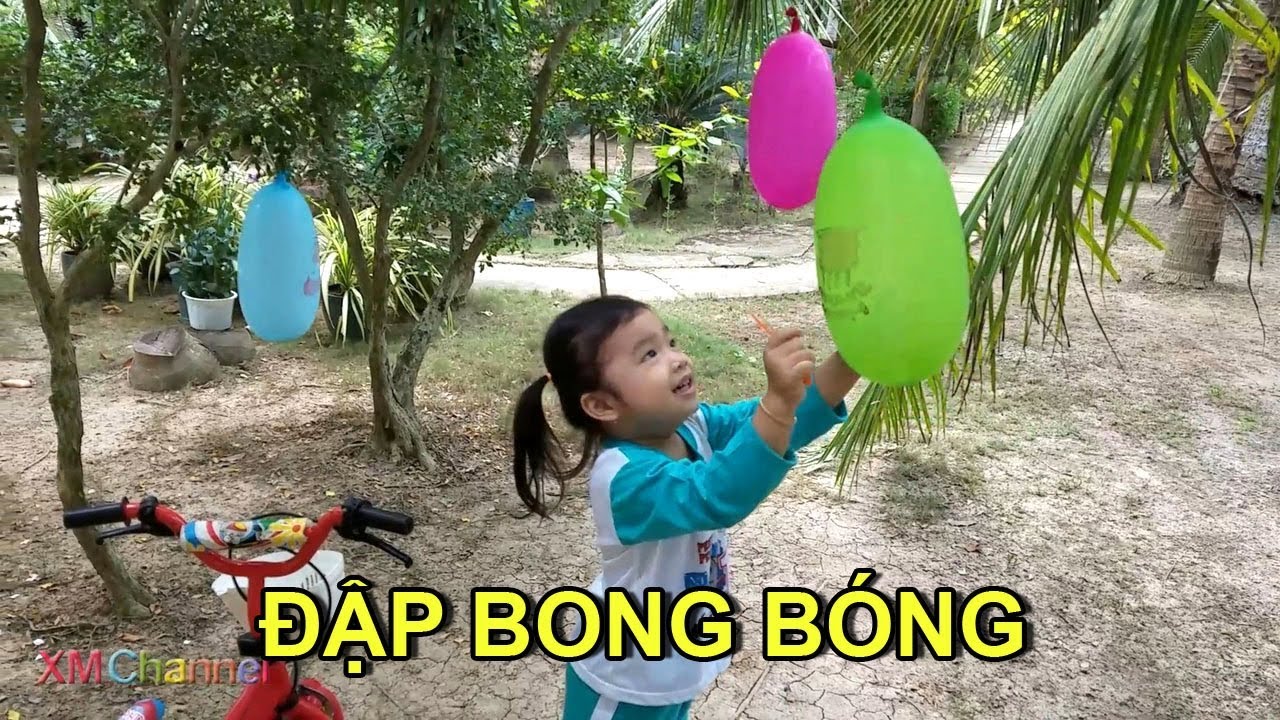 Bé Muội Đập Bong Bóng Tìm Kẹo ❤