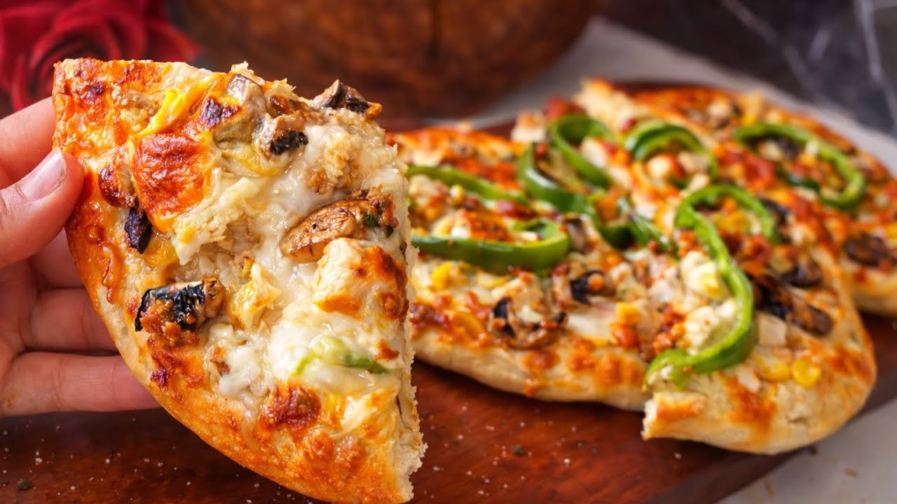This Homemade Chicken Pizza Will Make You Hungry Instantly 😋
