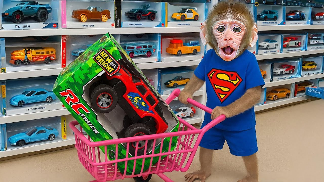 Singe Mon Mon le est allé au supermarché et a acheté beaucoup de monster trucks