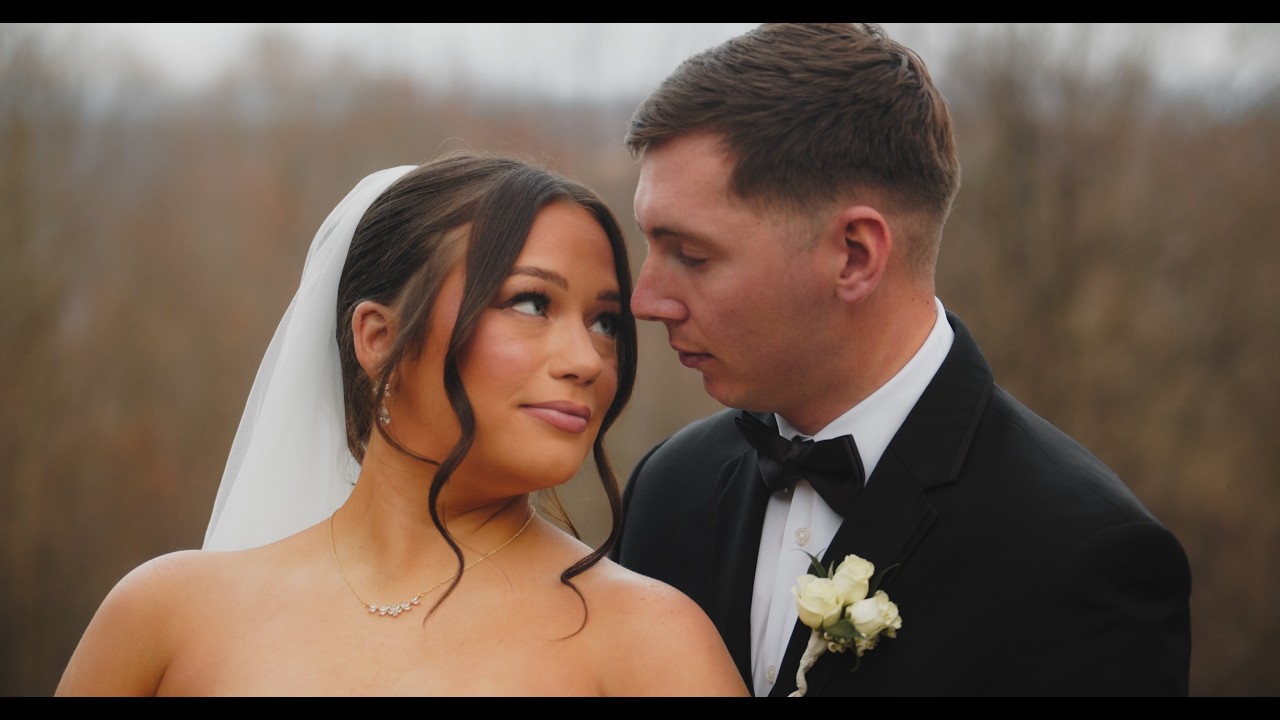 Kelsey and Ryan get married at Oak Lodge