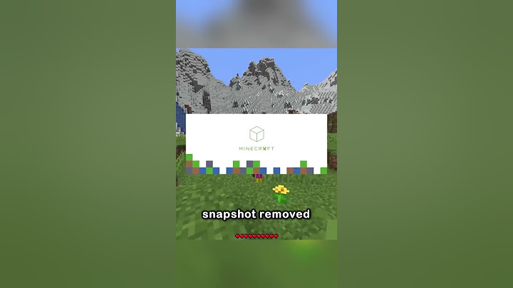 when minecraft removed the inventory... (april fools 2022)
