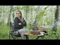Расслабляющий кемпинг в лесу | Приготовление мяса на КАРТОННОМ мангале